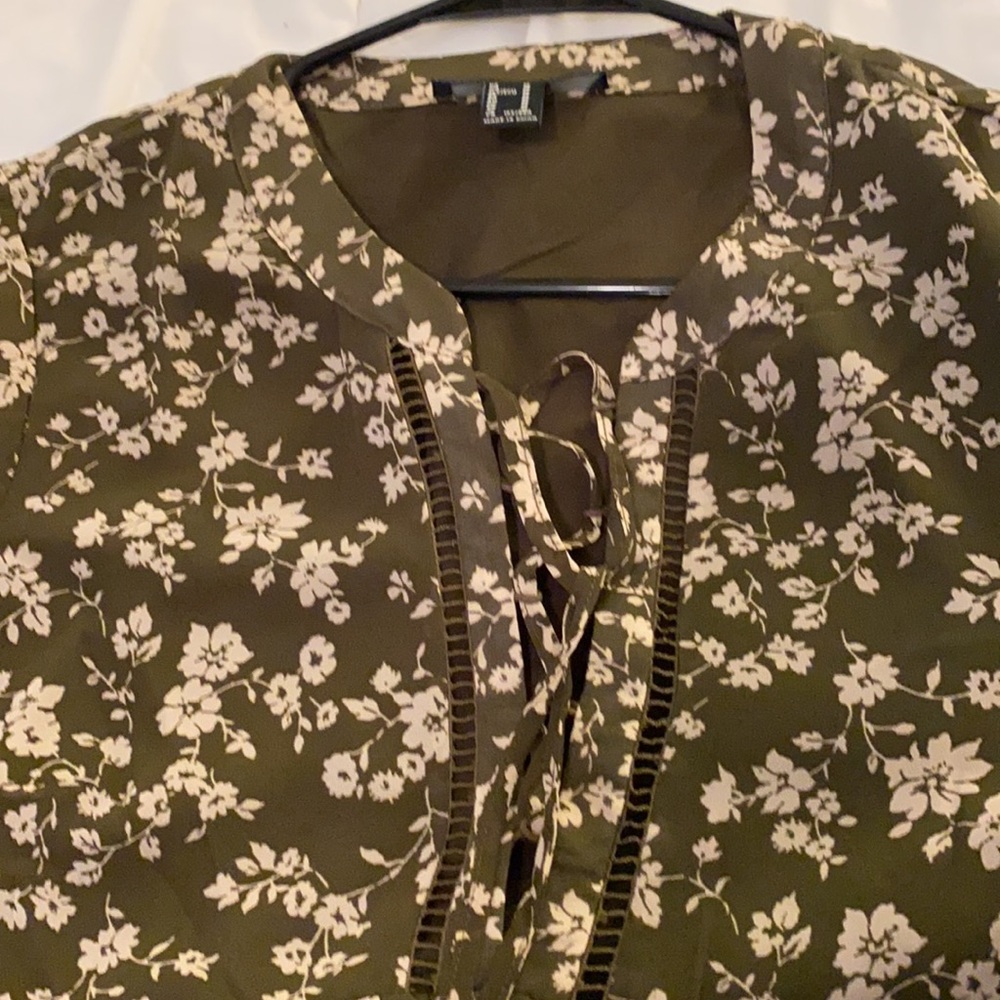 Spring dress - Picture 3 of 5